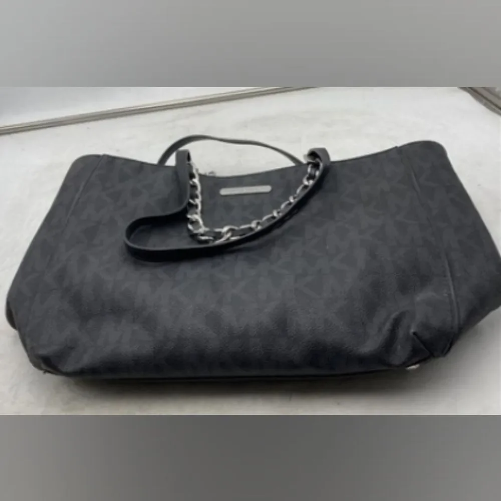 Michael Kors chic versatile